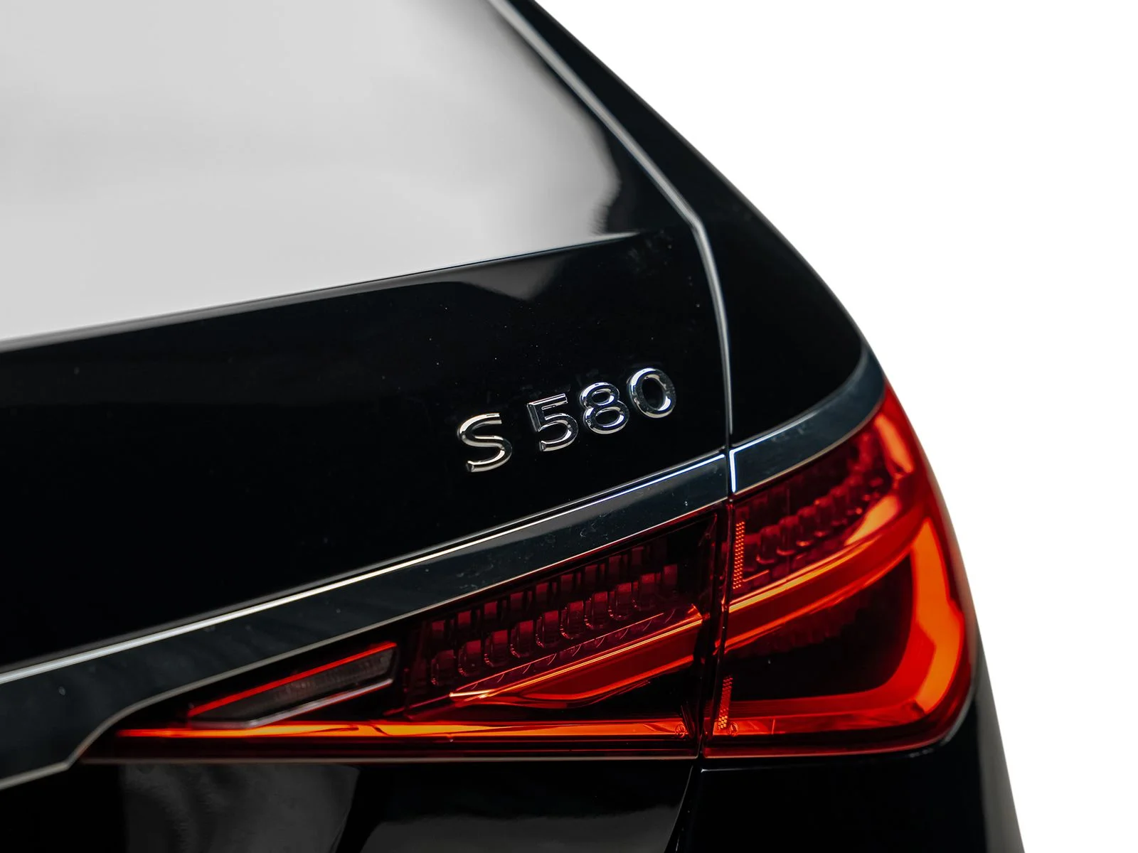 Used 2024 Black Mercedes-Benz Maybach S 580 image 16