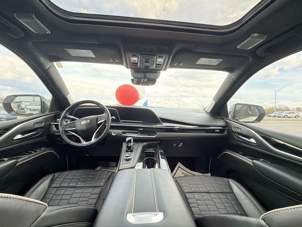 Used 2023 White Cadillac V-Series image 10
