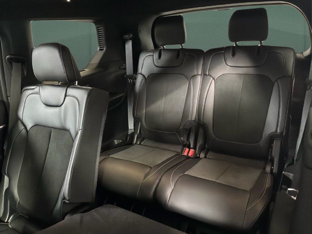 New 2027 Sting-Gray Clear-Coat Paint Jeep Laredo Altitude image 20