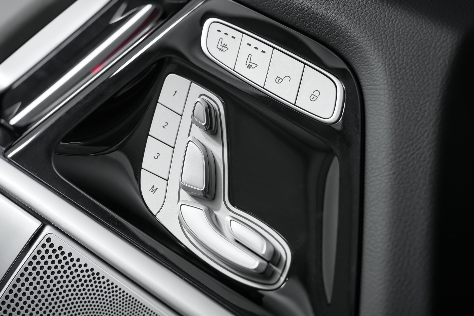 Used 2025  Mercedes-Benz G 63 AMG® image 90