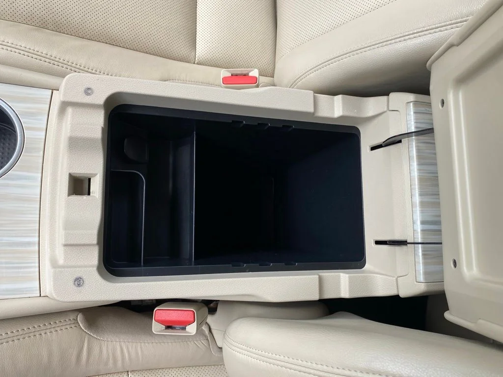 Used 2018 White Nissan SL image 19