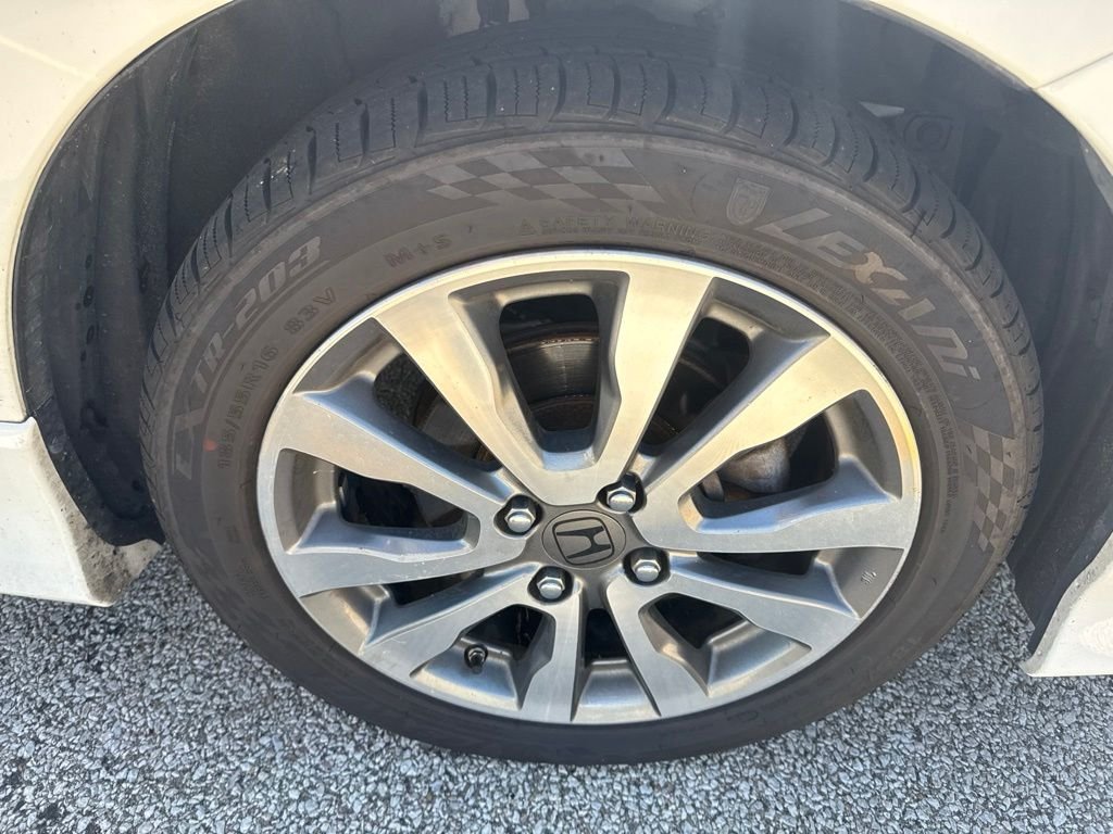 Used 2013 White Honda Sport image 16