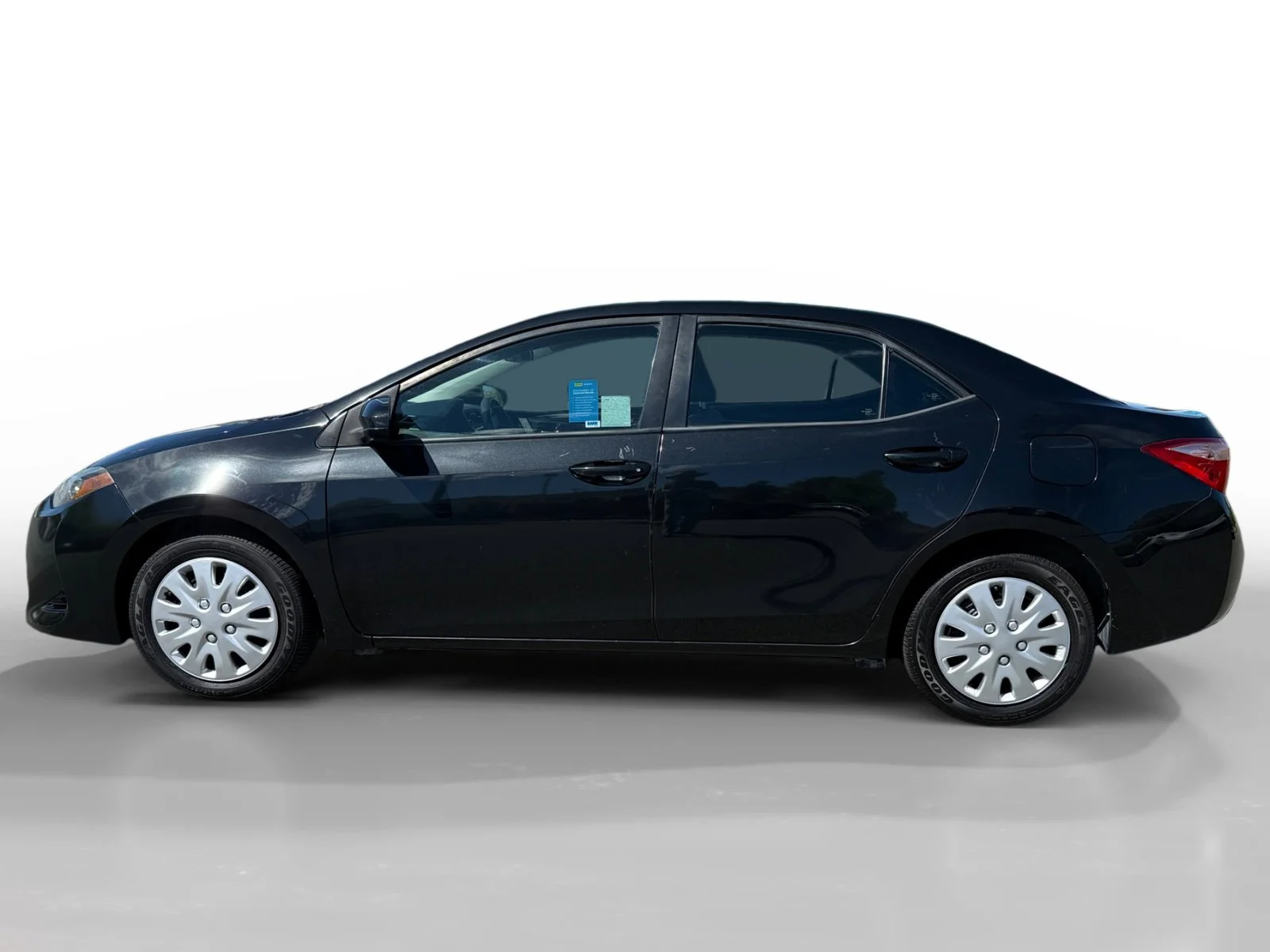 Used 2019 Toyota Corolla LE with VIN 2T1BURHE0KC153651 for sale in Vallejo, CA
