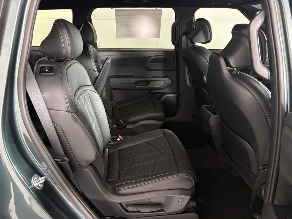 New 2027 Black Jade Green Kia X-Line EX image 46