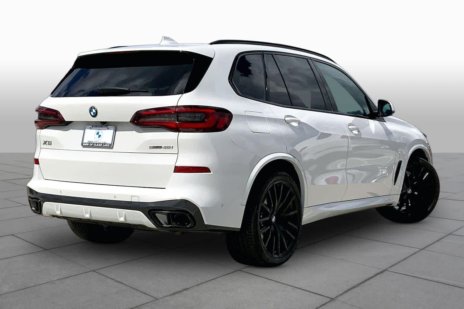 Used 2023 Alpine White BMW sDrive40i image 12