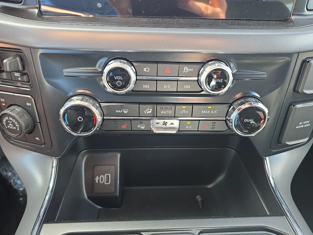 New 2026 Carbonized Gray Metallic Ford XLT image 21