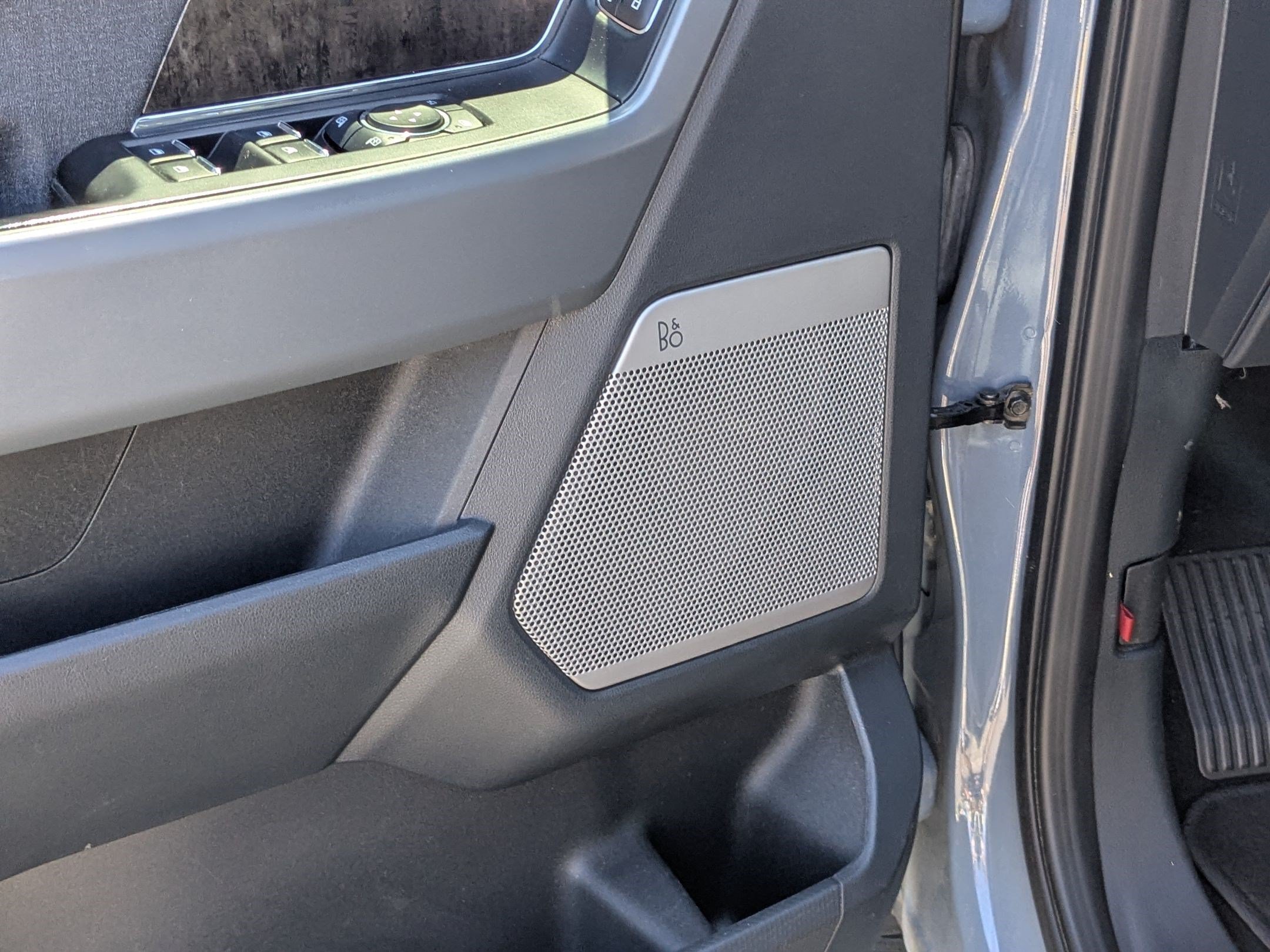 Used 2023 Azure Gray Metallic Ford LARIAT image 14