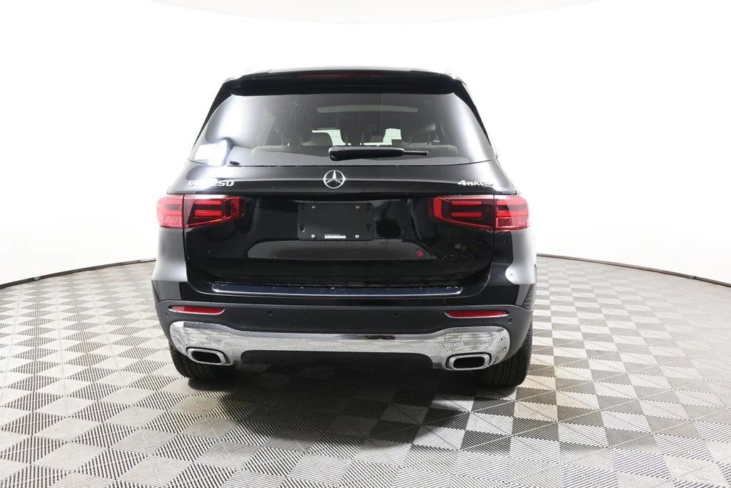 Used 2026 Black Mercedes-Benz GLB 250 image 6