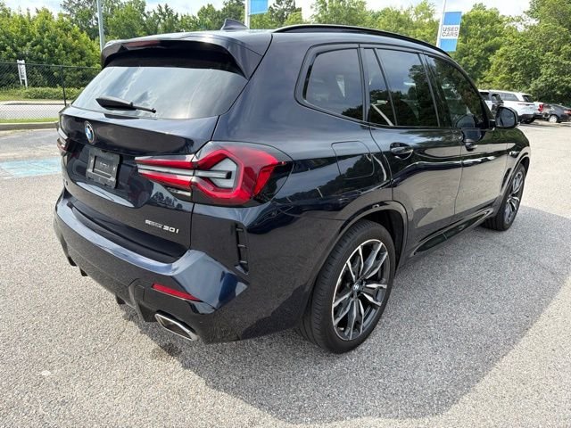 Used 2024 Black BMW sDrive30i image 3