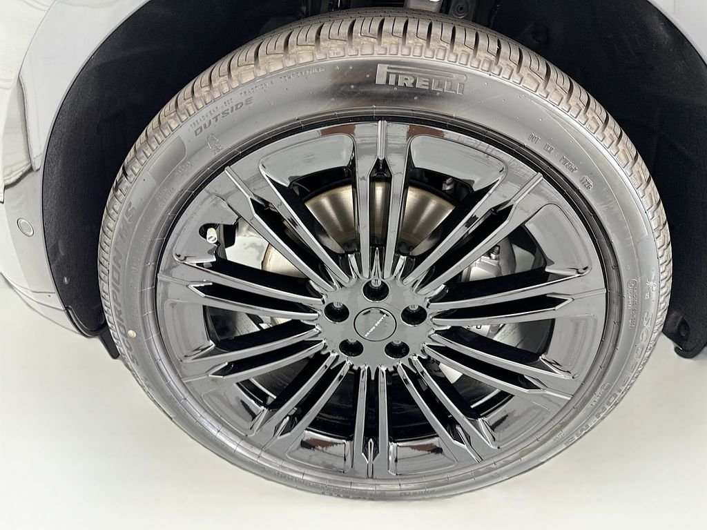 New 2026 Santorini Black Land Rover SE image 29