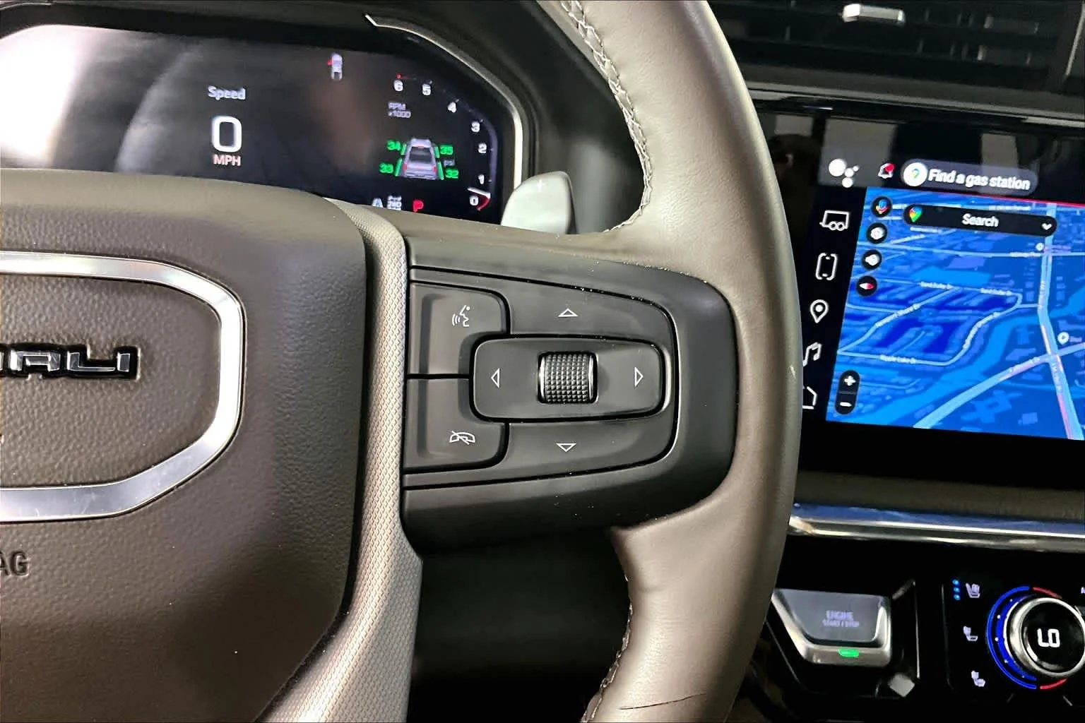 Used 2025 Onyx Black GMC Denali image 24