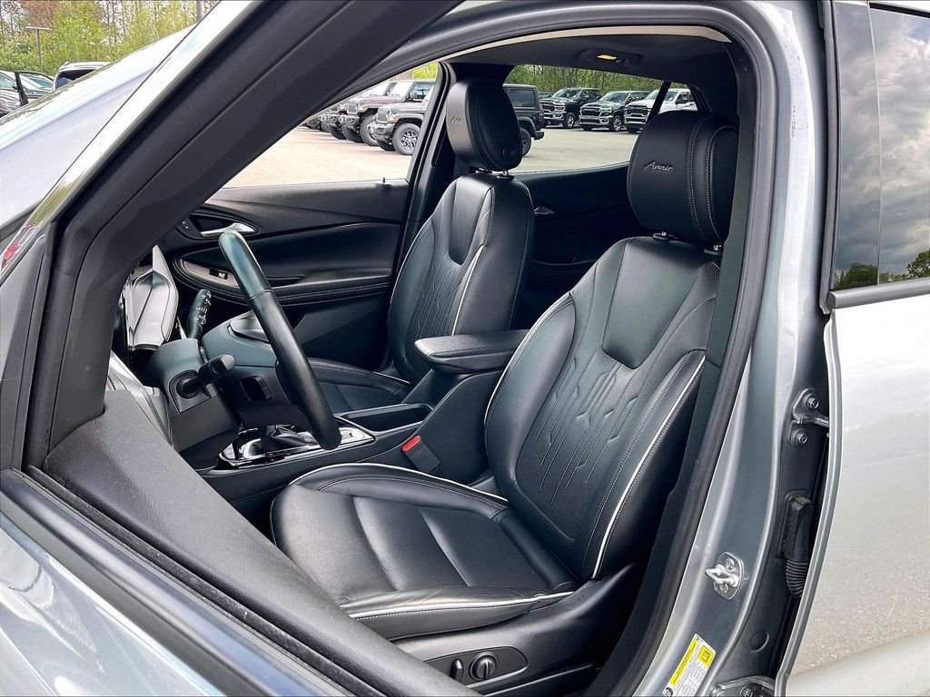 Used 2024 Silver Buick Avenir image 9
