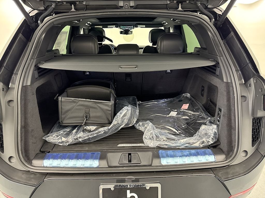 New 2026 Carpathian Grey Land Rover Dynamic SE image 28