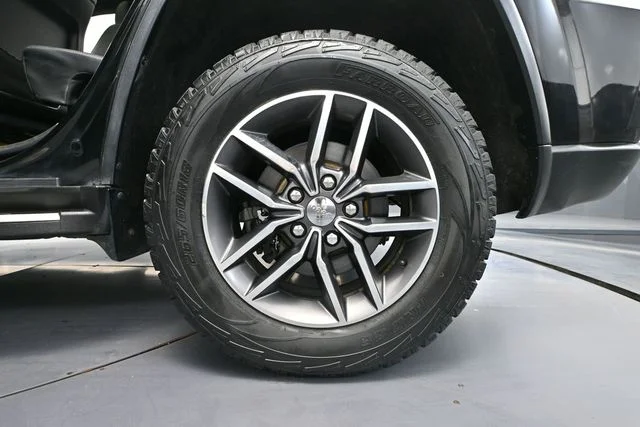 Used 2017 Black Jeep Limited image 13