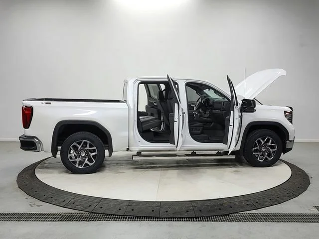 Used 2023 White Frost Tricoat GMC SLT image 16