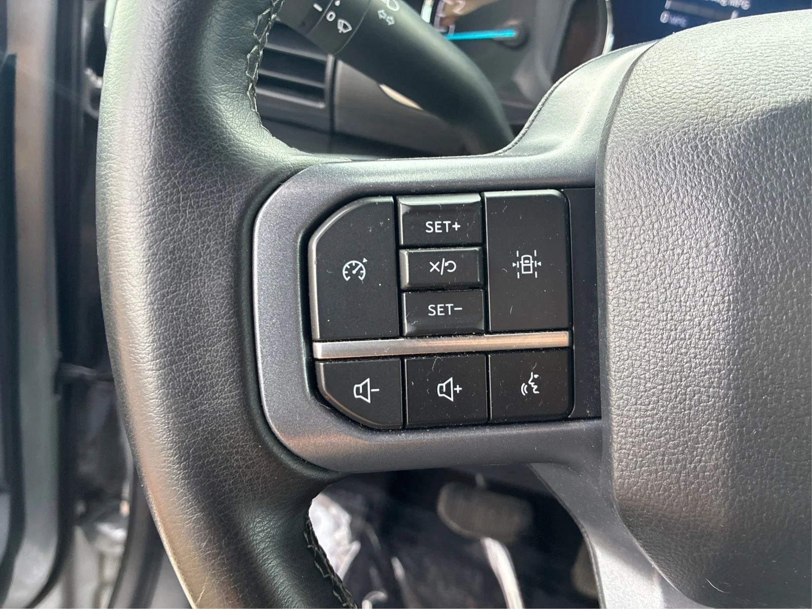 Certified Used 2023 Silver Ford XLT image 22