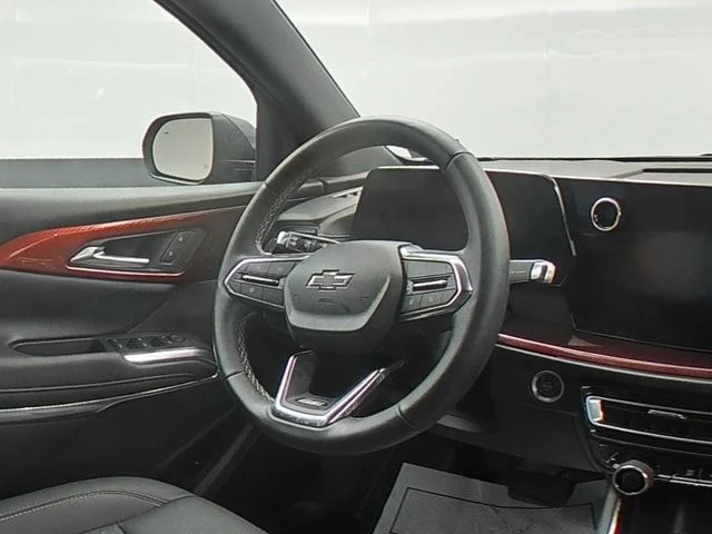 Used 2025 Gray Chevrolet Z71 image 35