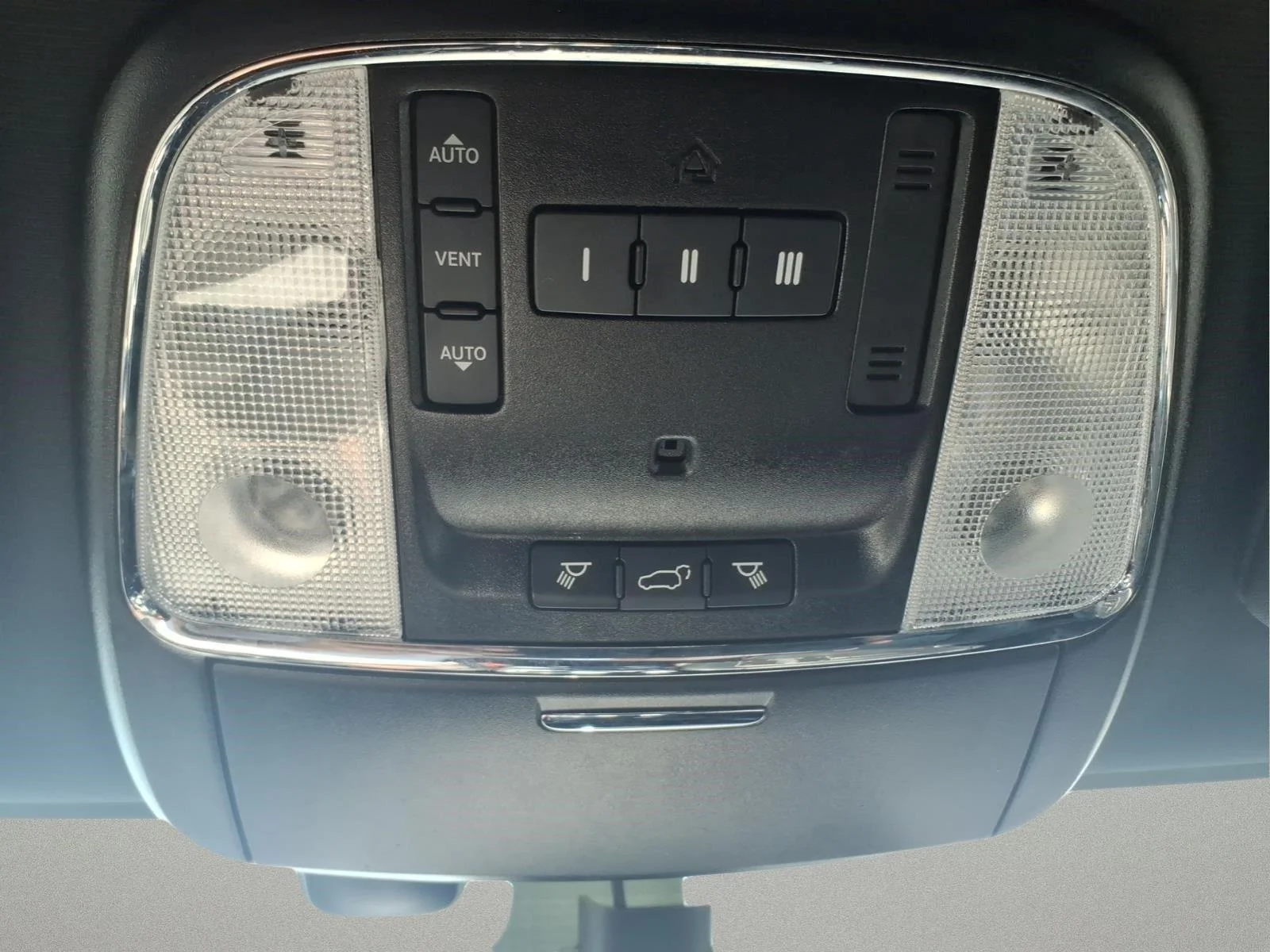 Used 2021 Bright White Clearcoat Jeep Limited image 29
