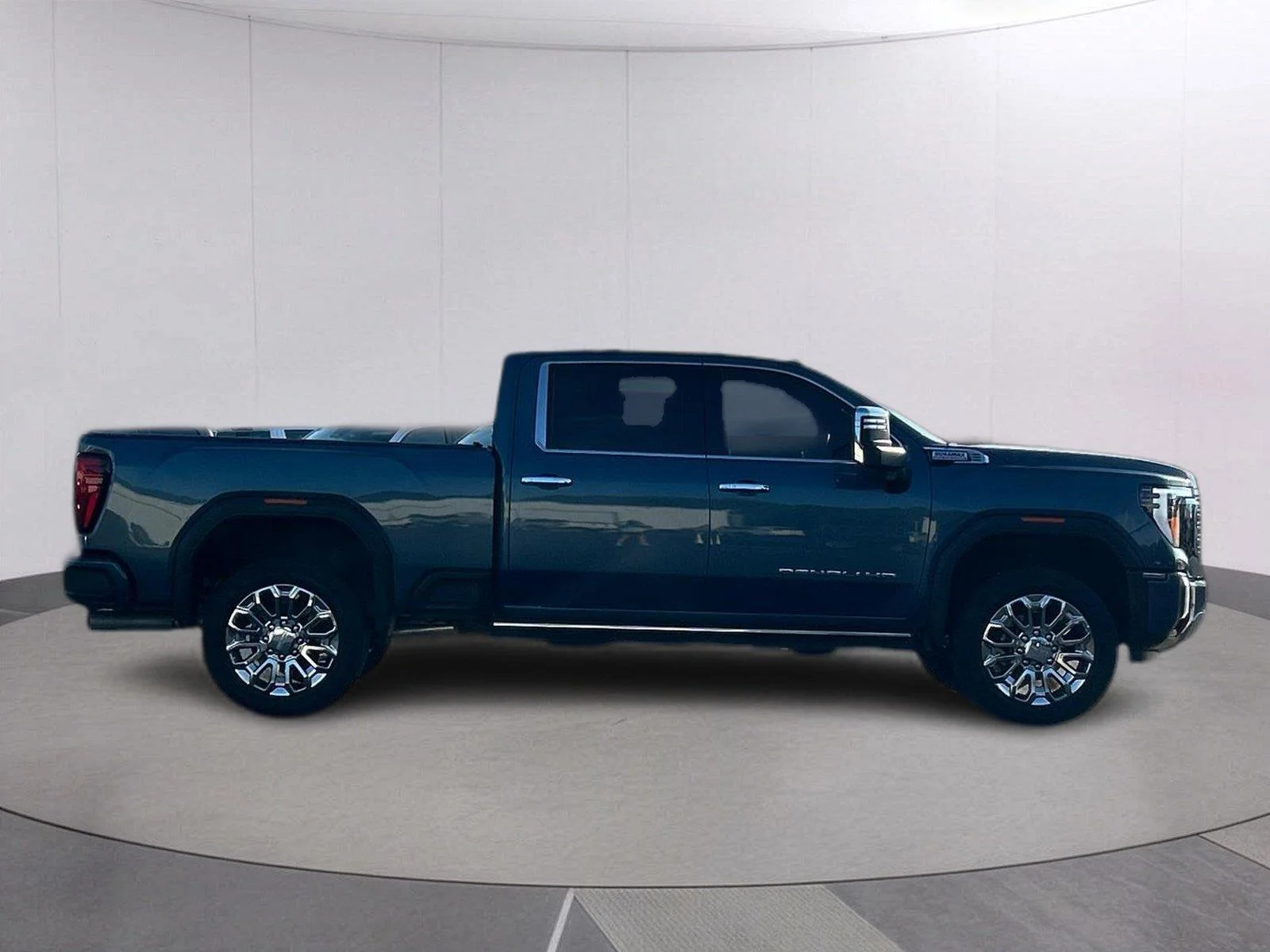 Used 2025 Downpour Metallic GMC Denali image 7