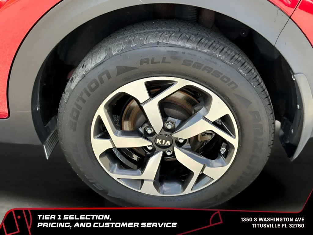 Used 2022 Red Kia LX image 29