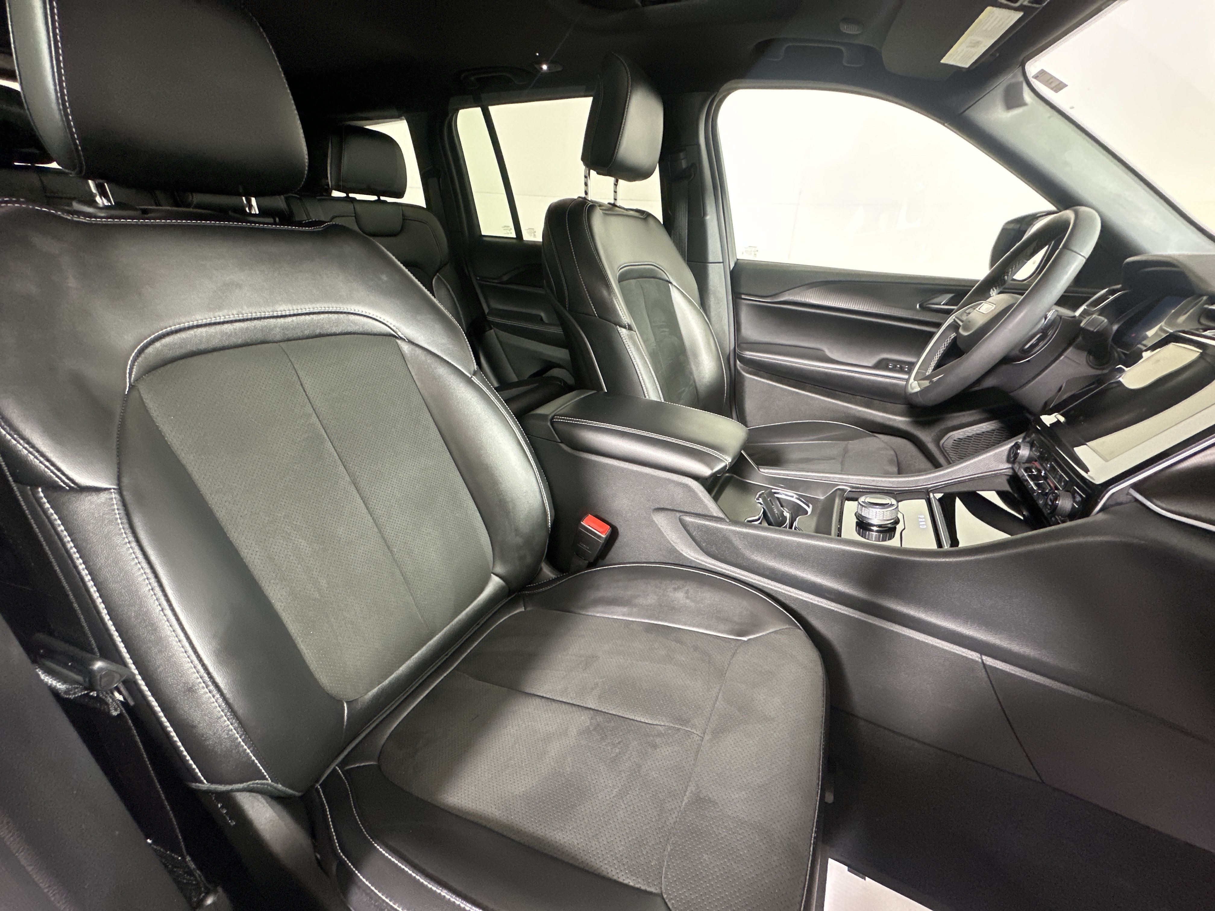 Certified Used 2023 Bright White Clearcoat Jeep Altitude X image 26
