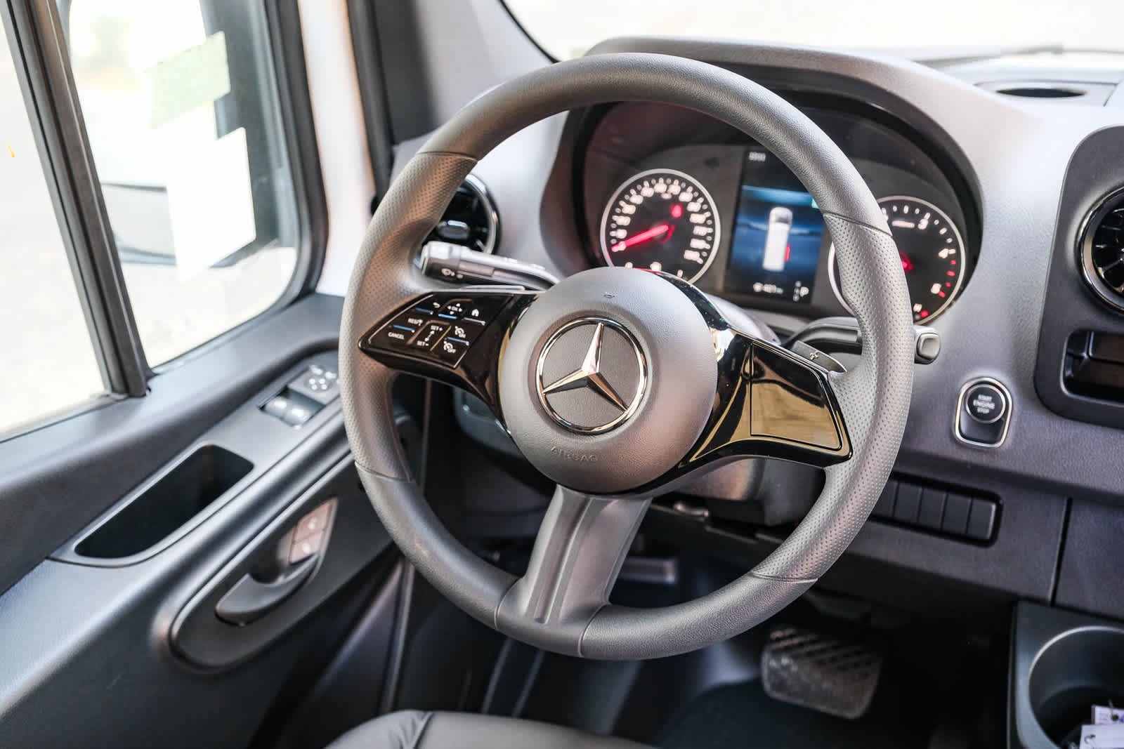 New 2026 Arctic White Mercedes-Benz Cargo 170ExtWB High Roof RWD 2.0L I4 Diesel Turbo image 26