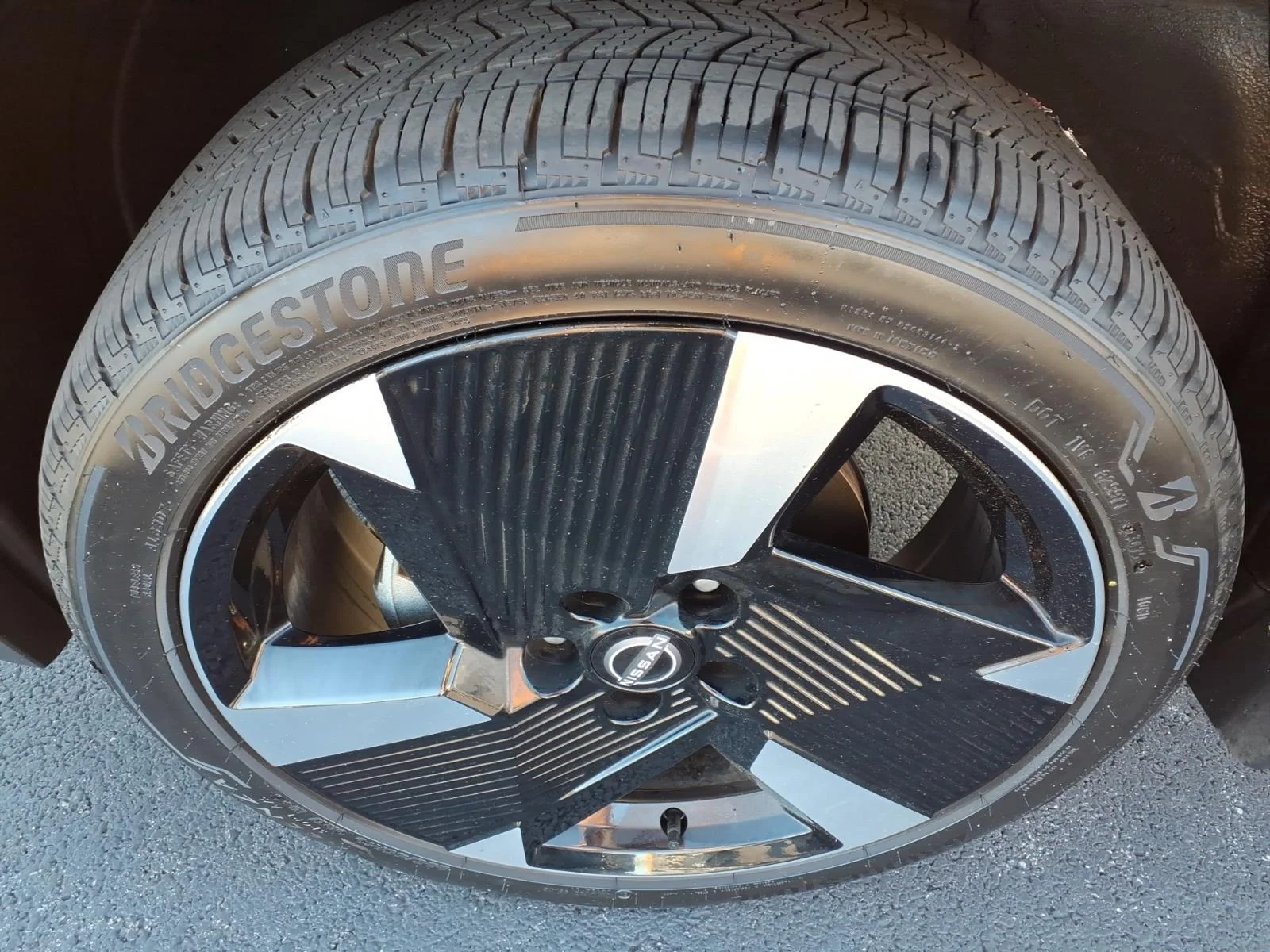 Used 2026 Canyon Bronze Metallic Nissan SR image 18
