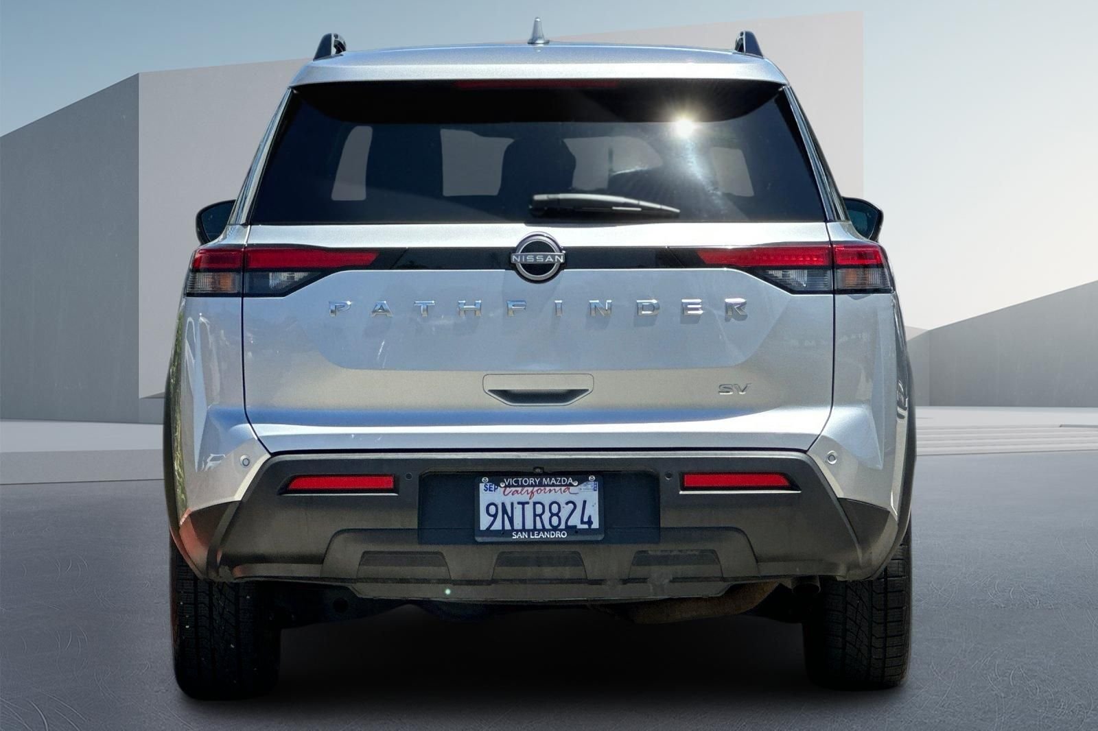 Used 2024 Silver Nissan SV image 5