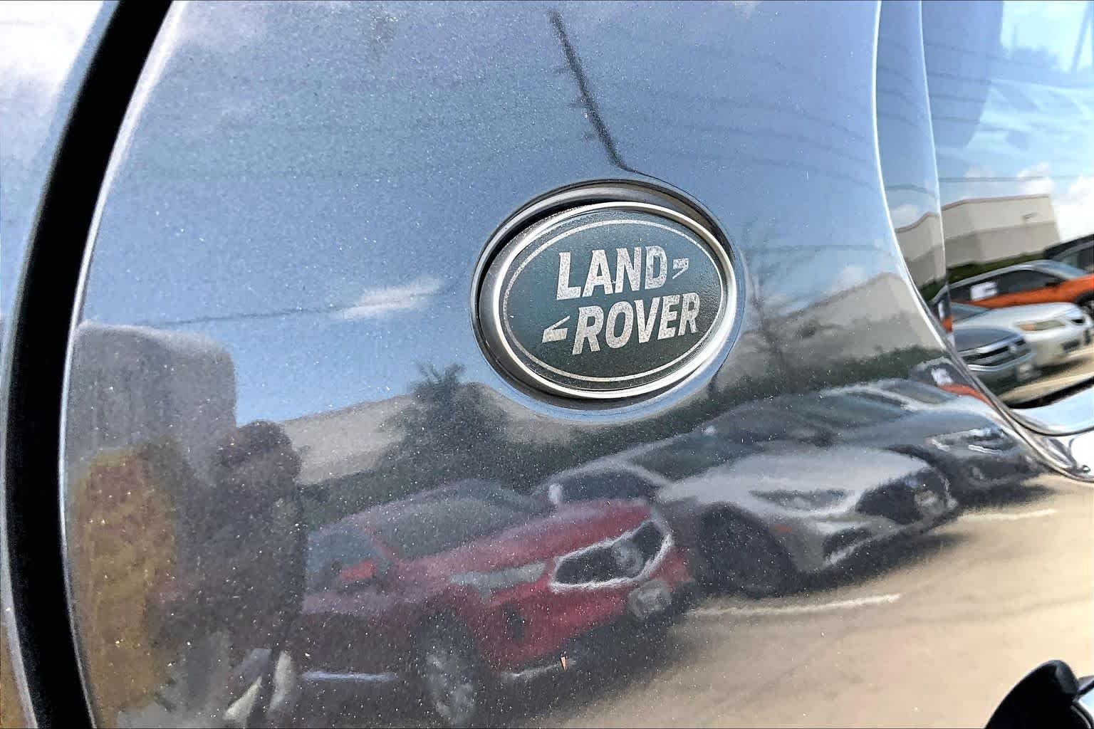 Used 2017 Carpathian Grey Premium Metallic Land Rover HSE Luxury image 10