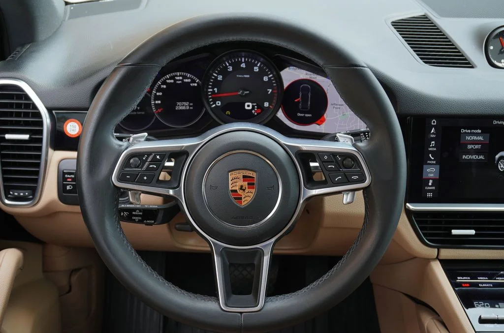 Used 2019 White Porsche Base image 14