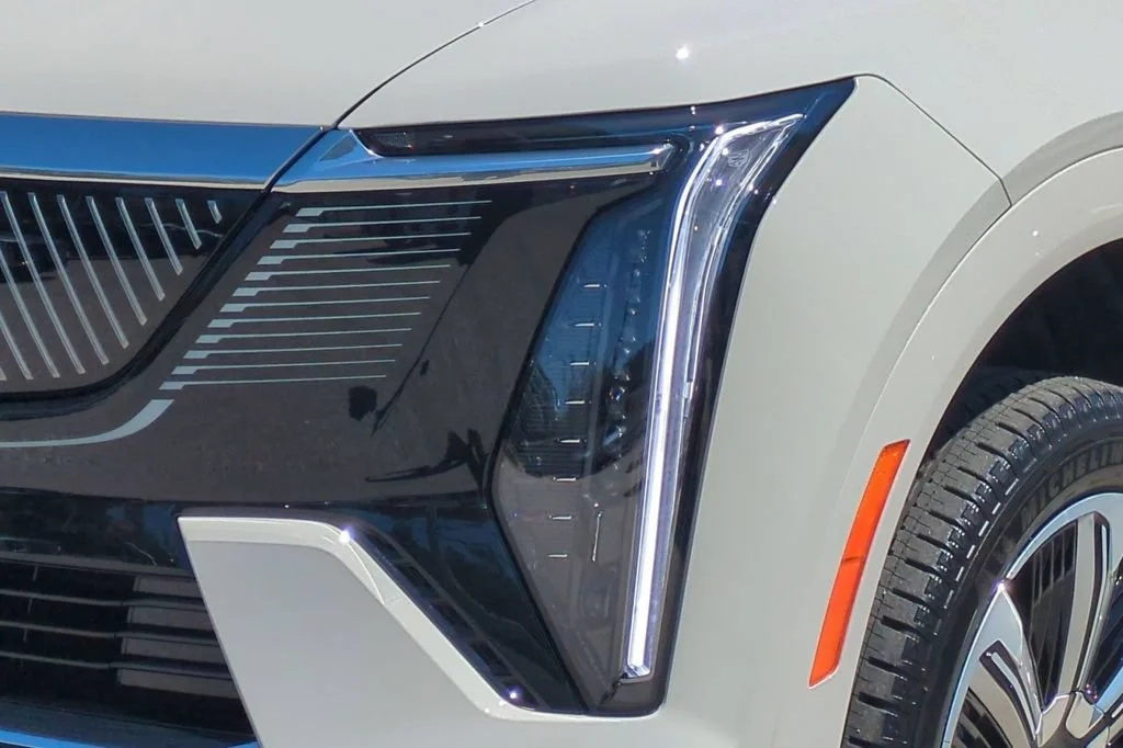 2026 Cadillac Escalade IQL Luxury - Photo 16