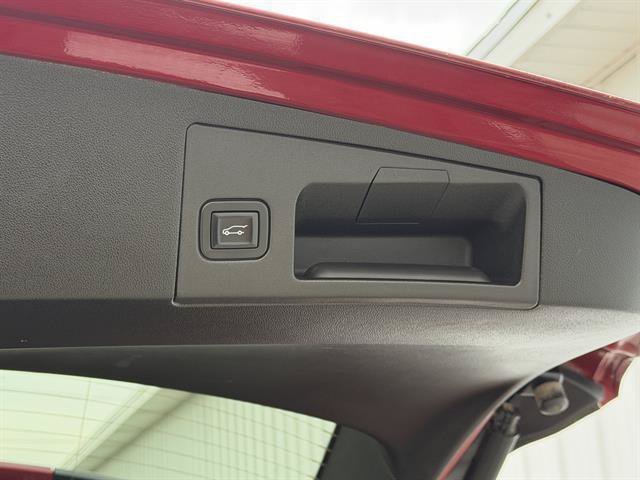 Used 2019 Red Horizon Tintcoat Cadillac Premium Luxury AWD image 6