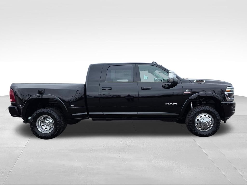New 2026 Diamond Black Crystal Pearl-Coat Exterior Paint RAM Limited image 4