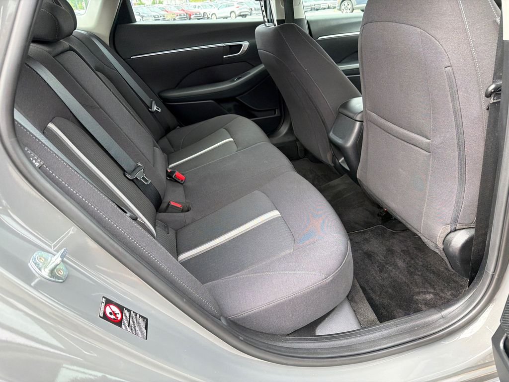 Used 2022 Gray Hyundai SEL image 15