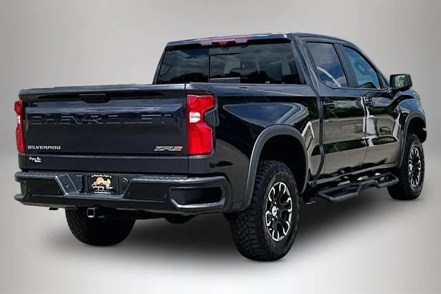 Used 2024 Gray Chevrolet ZR2 image 5