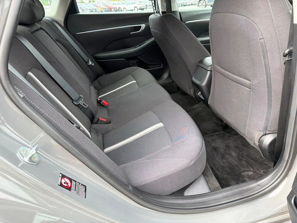 Used 2022 Gray Hyundai SEL image 15
