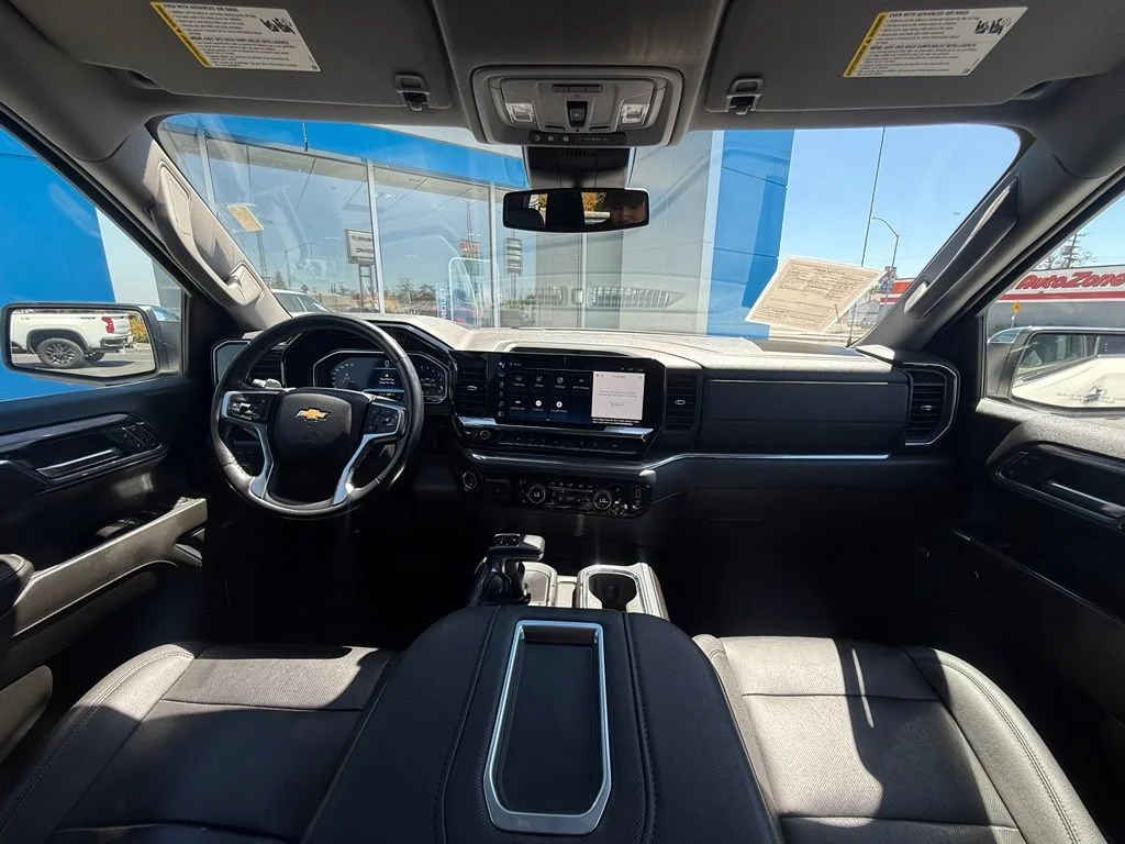 Used 2022 Summit White Chevrolet LTZ image 23