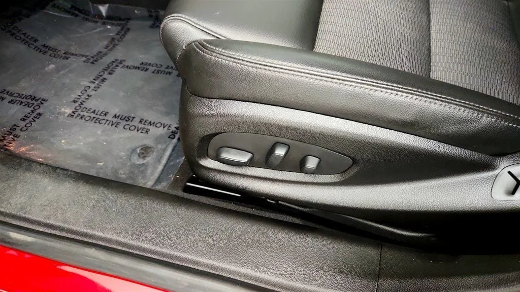 Used 2018 Cajun Red Tintcoat Chevrolet 4dr Sedan LT w/1LT image 11