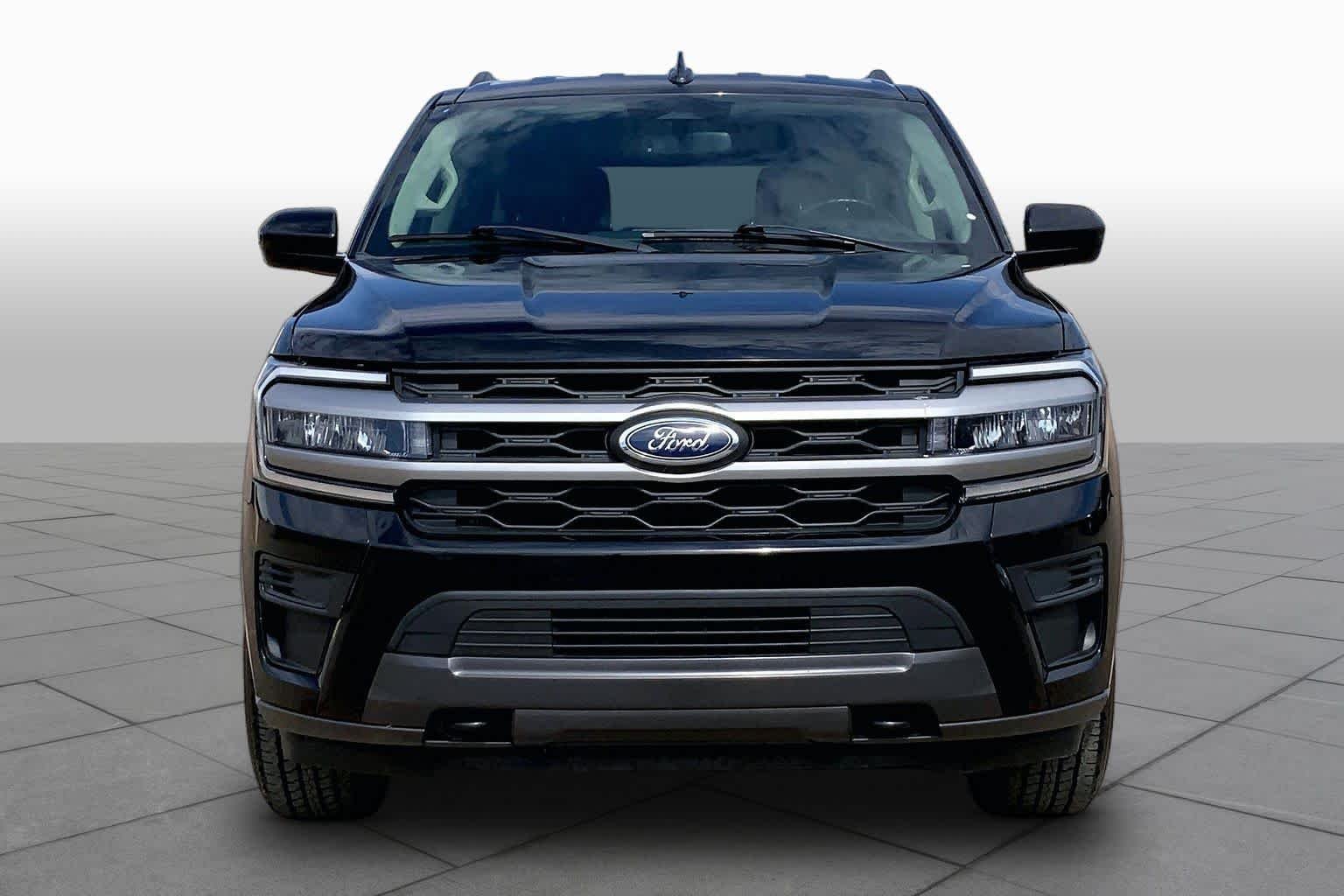 Certified Used 2023 Agate Black Metallic Ford XLT image 4