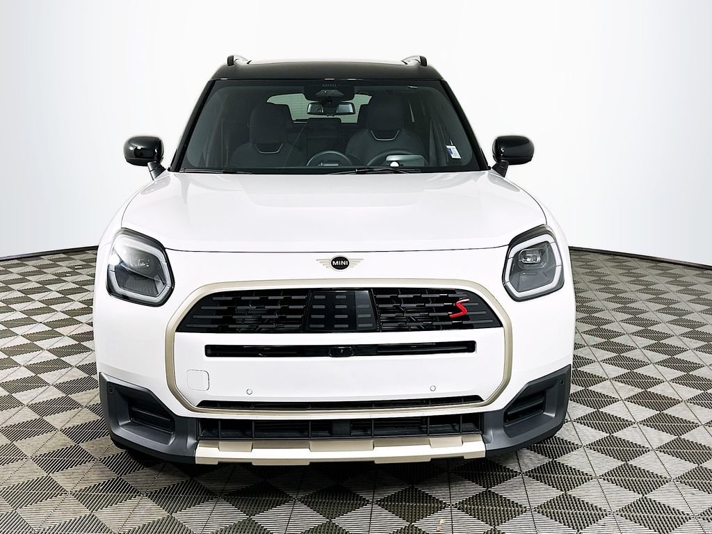 Used 2027 White Metallic MINI  image 2