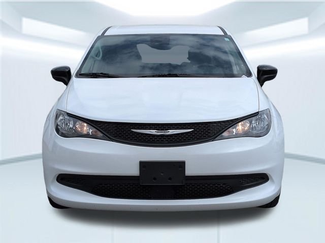 Used 2024 White Chrysler LX image 10