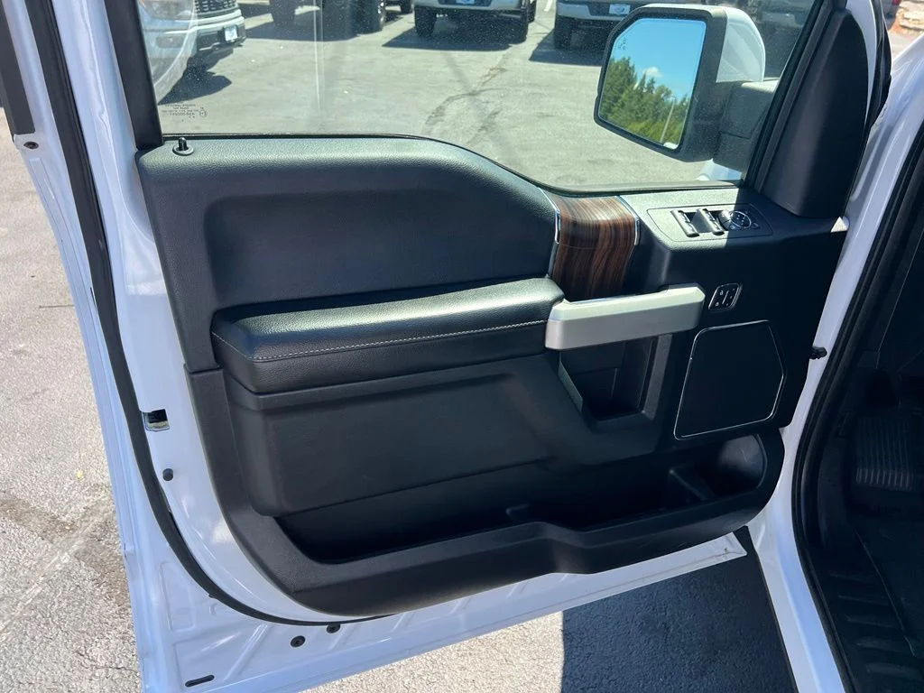 2016 Ford F-150 Lariat - Photo 10
