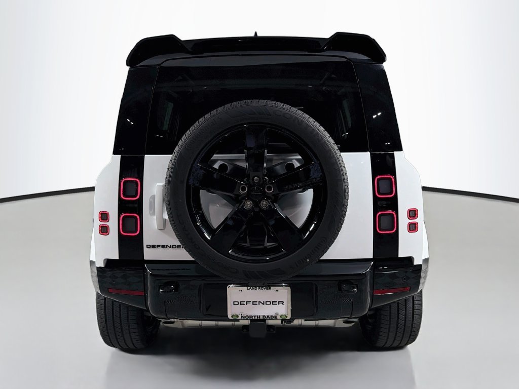 New 2026 Fuji White Land Rover X-Dynamic SE image 6