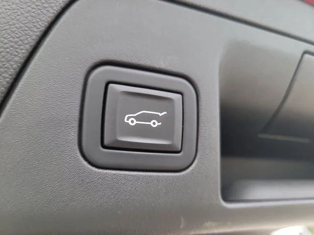 Used 2023  Buick Preferred image 11