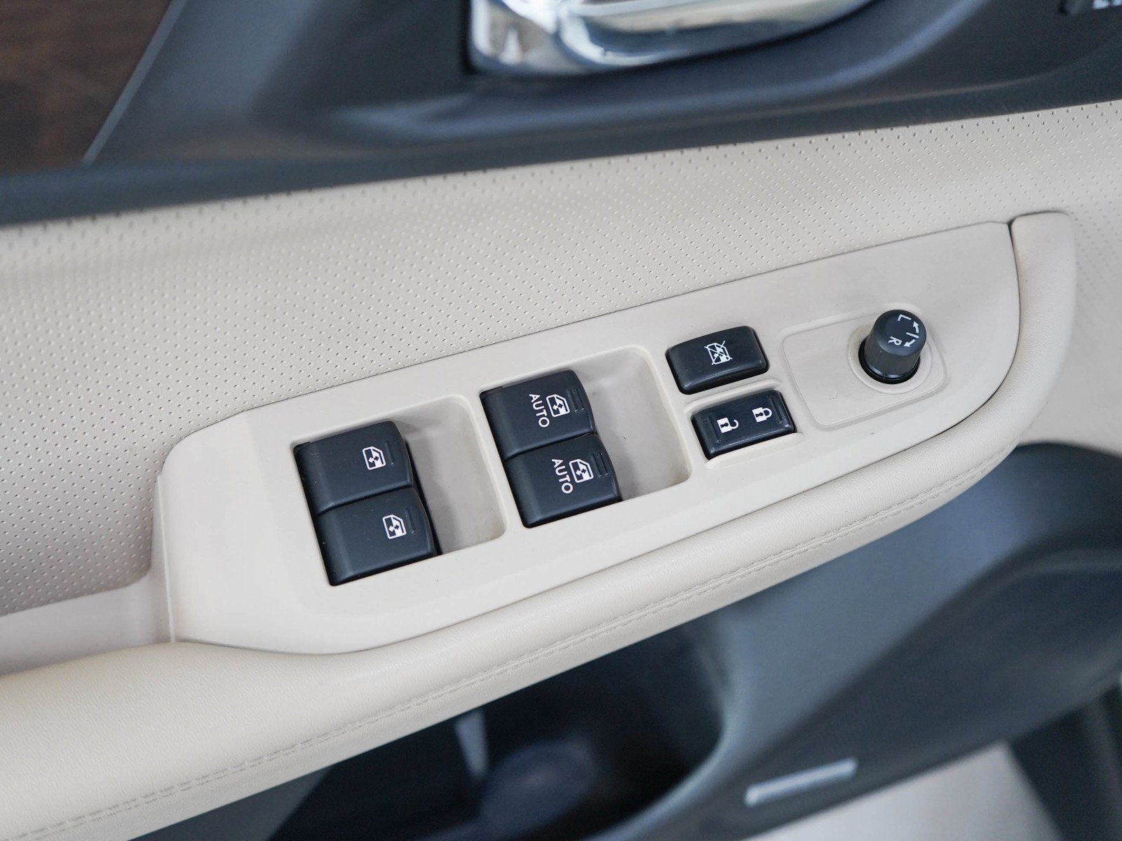 Used 2015 Crystal White Pearl Subaru 2.5i image 20