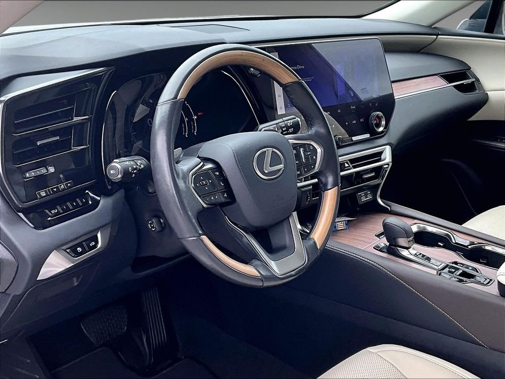 Used 2023 White Lexus 350 Premium image 8