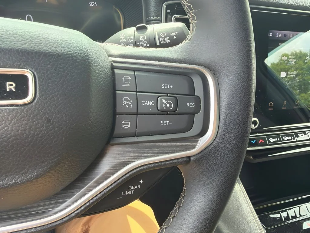 Used 2024 Velvet Jeep Series II image 20