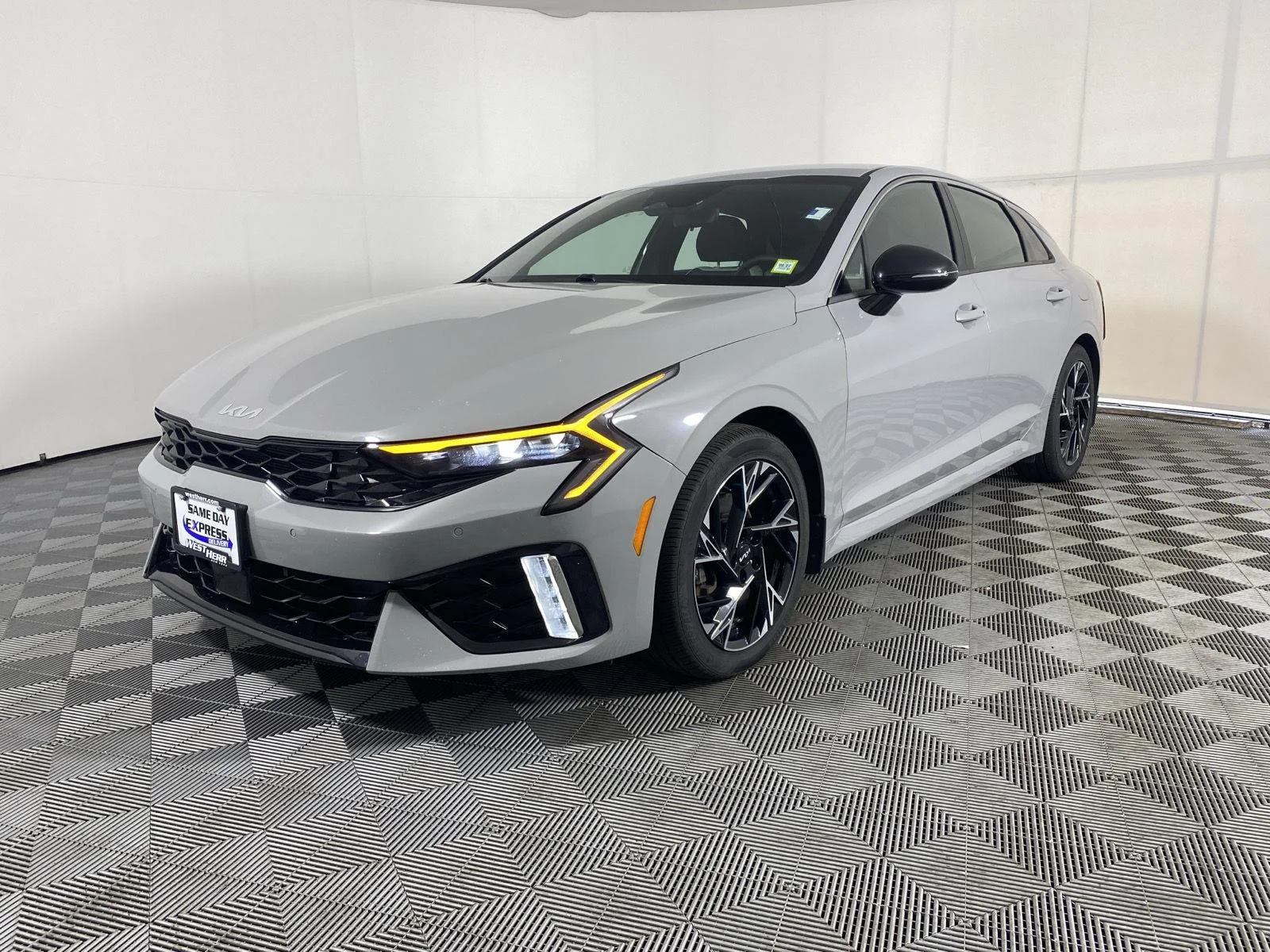 Used 2025 Wolf Gray Kia GT-Line image 3
