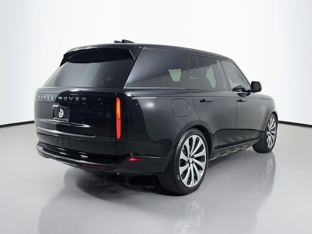 Certified Used 2025  Land Rover SE image 5