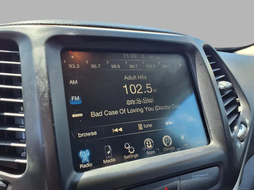 Used 2016 Gray Jeep Latitude image 5